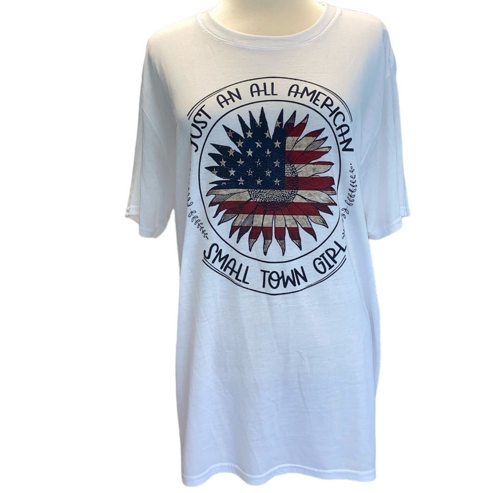 Gildan T-shirt “Just an American small town girl” w/sunflower flag size large